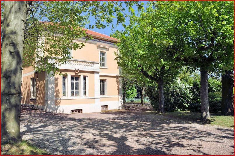 Villa Castel Maison-Table D'Hotes & Jardin-Refuge De Biodiversite Rillieux-la-Pape ภายนอก รูปภาพ