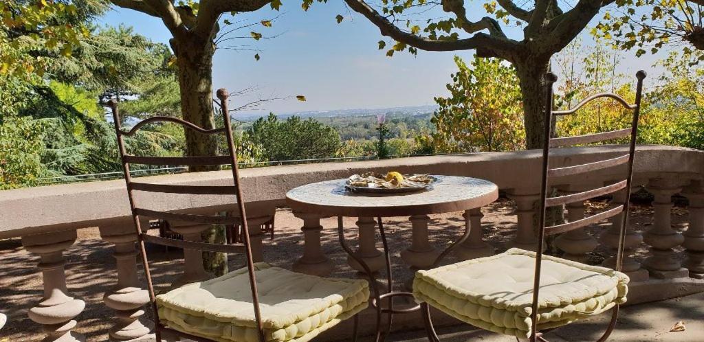 Villa Castel Maison-Table D'Hotes & Jardin-Refuge De Biodiversite Rillieux-la-Pape ภายนอก รูปภาพ